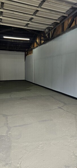 More Photos Of 400 Railroad St, Pittsburgh Warehouse For Lease