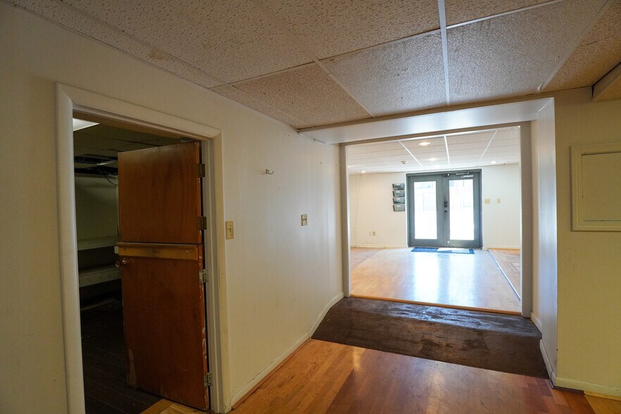 More Photos Of 179 Fairfield Ave, Dayton Office For Sale