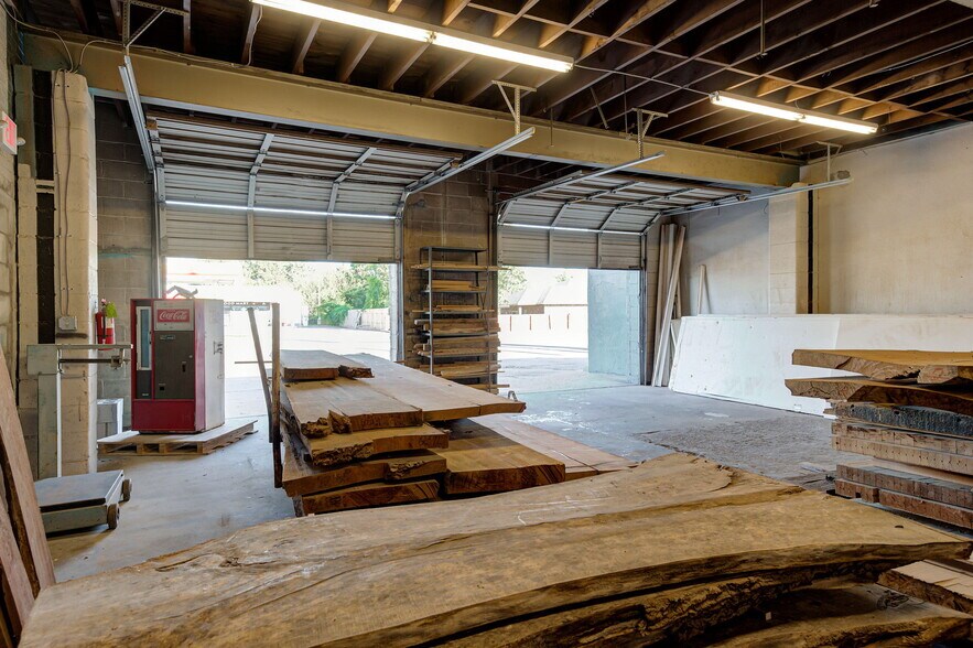 More Photos Of 1615 N Portland Ave, Oklahoma City Warehouse For Sale