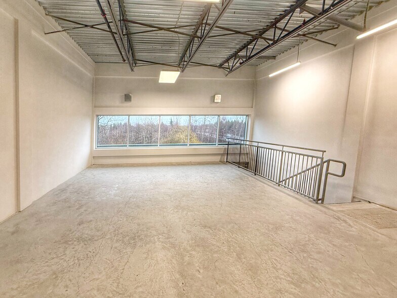 More Photos Of 4888 Vanguard Rd, Richmond Warehouse For Sale