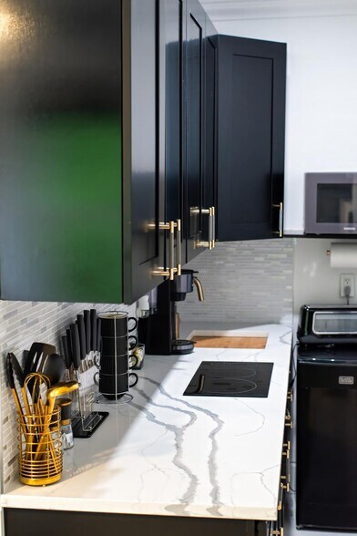 More Photos Of 91865 Overseas Hwy, Tavernier Storefront Retail Residential For Sale