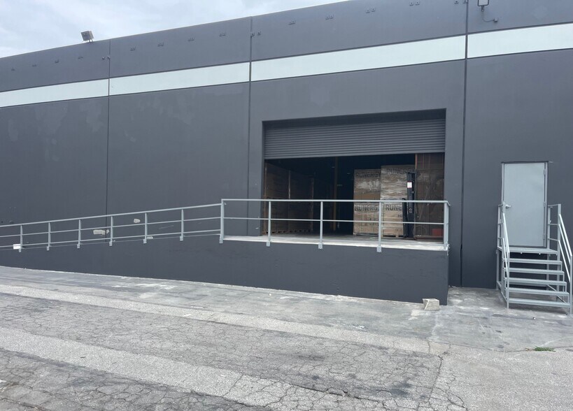 More Photos Of 17707 S Santa Fe Ave, East Rancho Dominguez Warehouse For Lease
