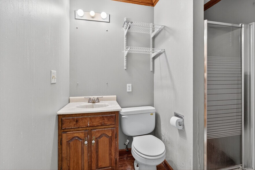 More Photos Of 638 Main St, Columbia Office For Sale