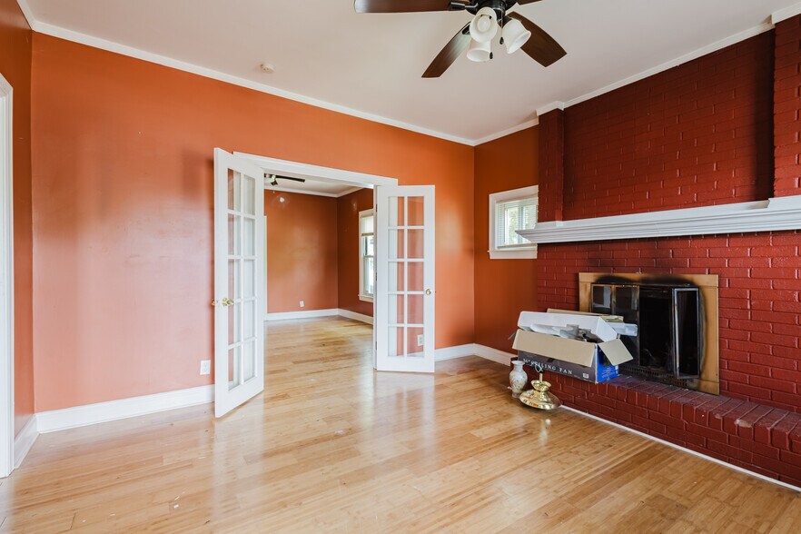 More Photos Of , Lexington Specialty For Sale