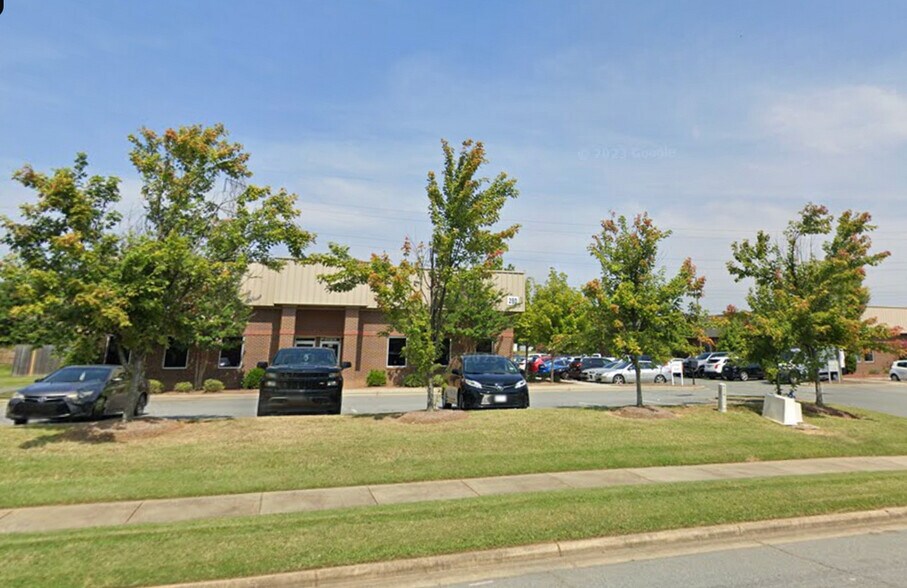 Primary Photo Of 280 Executive Park Dr, Concord Medical For Lease