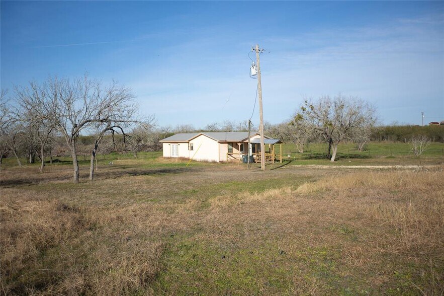 More Photos Of 2095 Bridal Path Rd, Luling Land For Sale