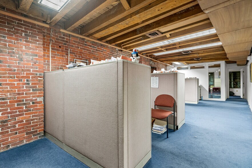 More Photos Of 21 Merchants Row, Boston Loft Creative Space For Sale