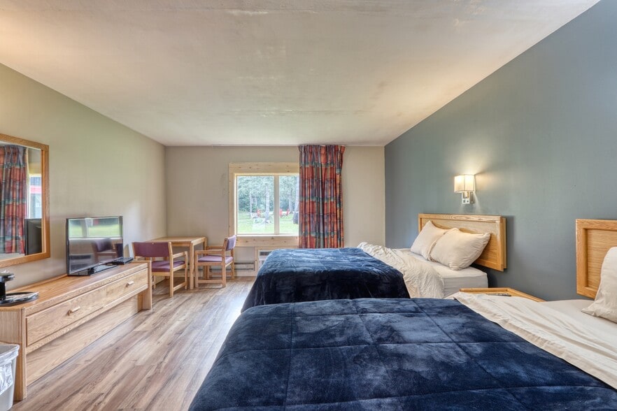 More Photos Of 9966 N State Road 27, Hayward Hotel For Sale