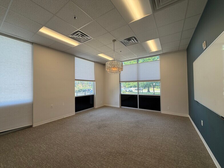 More Photos Of 2209 Abbott Martin Rd, Nashville Apartments For Lease