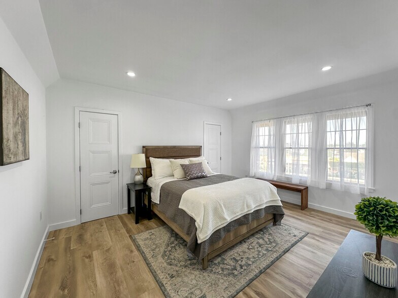 More Photos Of 5107 Crenshaw Blvd, Los Angeles Apartments For Sale