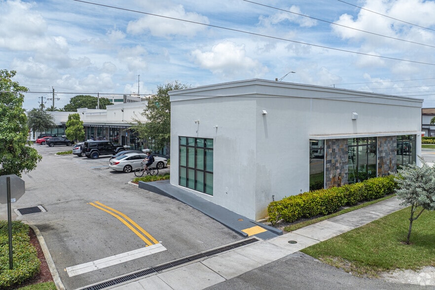 More Photos Of 101 SW 27th Ave, Fort Lauderdale General Retail For Lease
