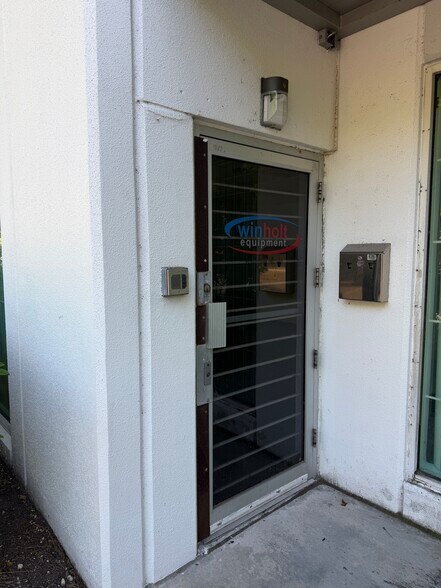 More Photos Of 4405-4493 NW 97th Ave, Doral Warehouse For Lease