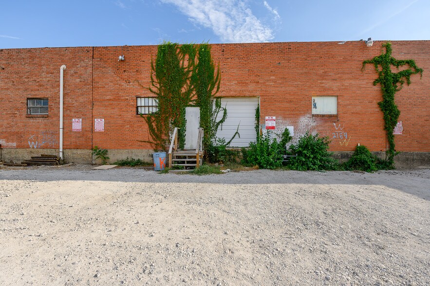More Photos Of 2154 Irving Blvd, Dallas Light Distribution For Lease