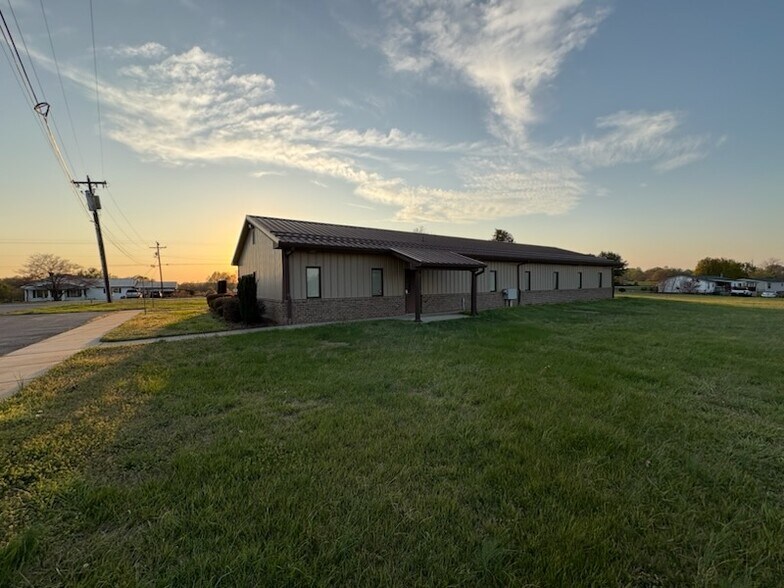 More Photos Of 342 Wilson Dr, Fallston Distribution For Sale