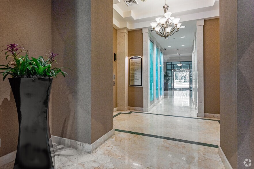 More Photos Of 5150 Tamiami Trl N, Naples Office For Lease