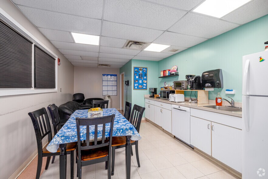 More Photos Of 1133 E Chestnut Ave, Vineland Office For Sale