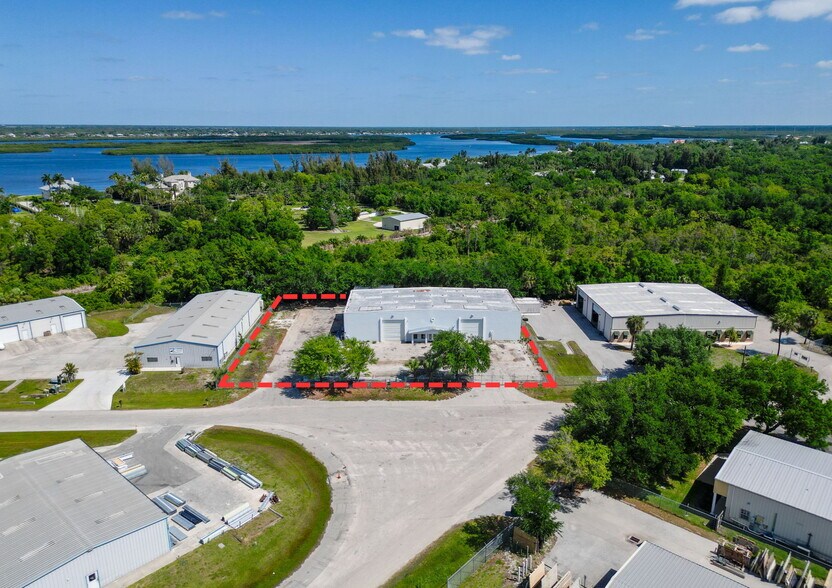 More Photos Of 5524 Independence Ct, Punta Gorda Warehouse For Sale