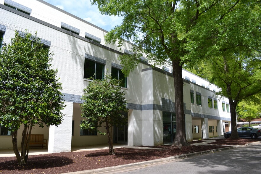More Photos Of 101 SW Cary Pky, Cary Medical For Lease