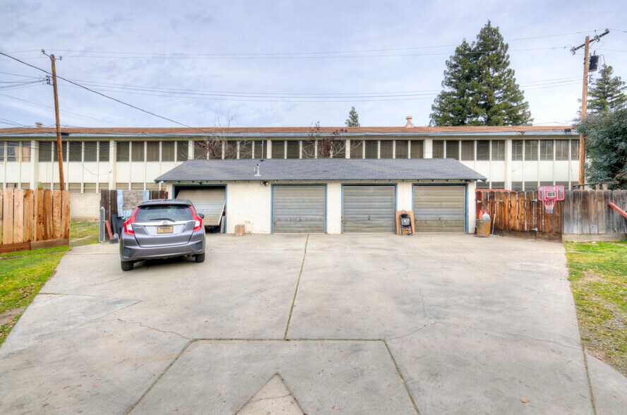 More Photos Of 134-144 W Vassar Ave, Fresno Apartments For Sale
