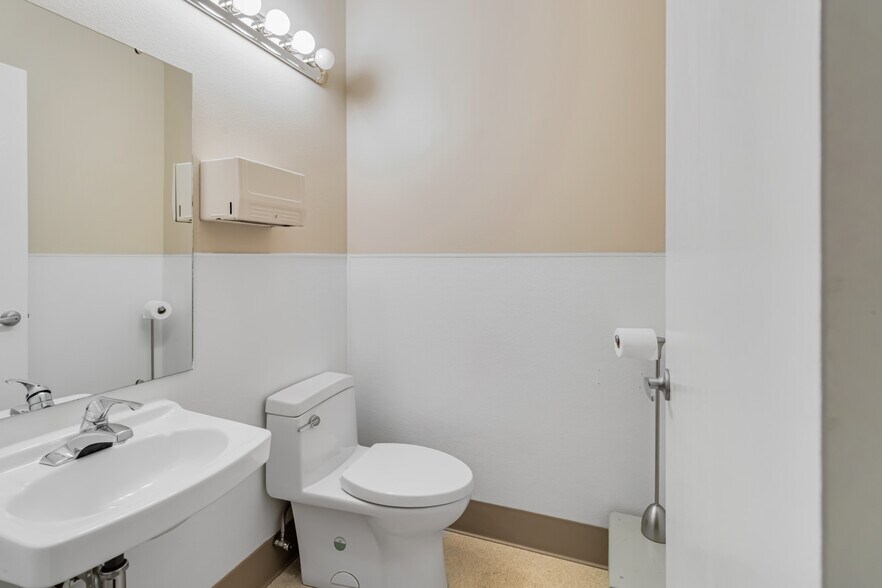 More Photos Of 308 N 15th St, Boise Office Residential For Sale