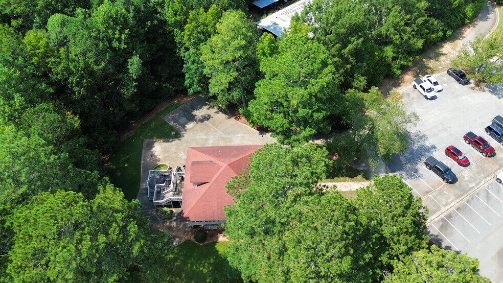 More Photos Of 1251 Club Dr, Bishop Office For Lease