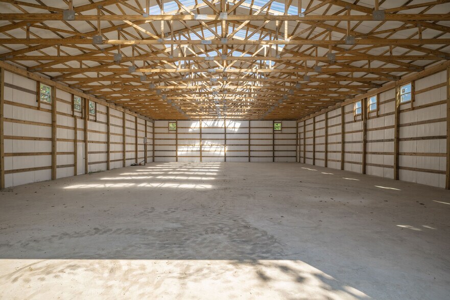 More Photos Of 841 Frances Ave, Neosho Flex For Sale