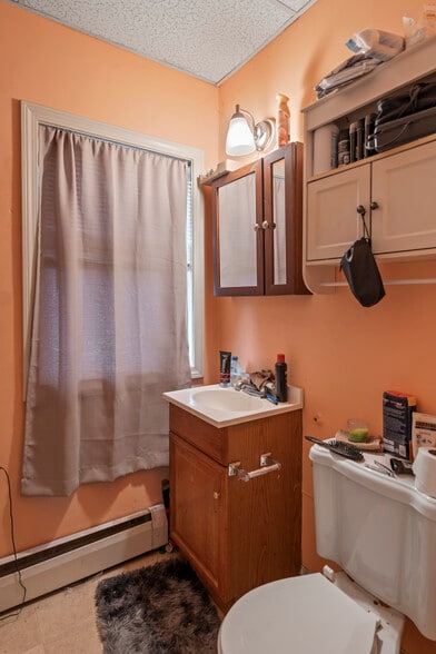More Photos Of 1879 Central Ave, Albany Freestanding For Sale