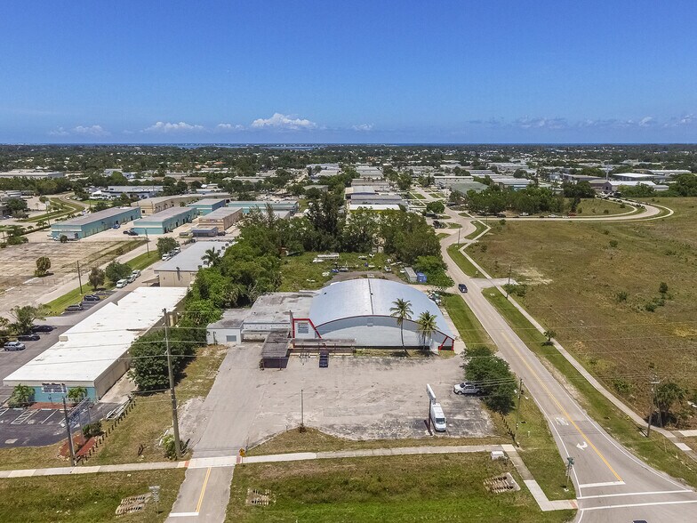 More Photos Of 4461 SE Federal Hwy, Stuart Freestanding For Lease