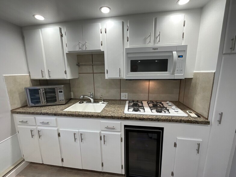More Photos Of 10814-10818 Blix St, West Toluca Lake Apartments For Sale