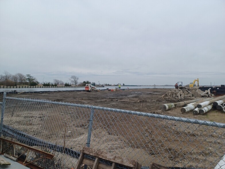 More Photos Of 405 Woodcleft Ave, Freeport Land For Sale