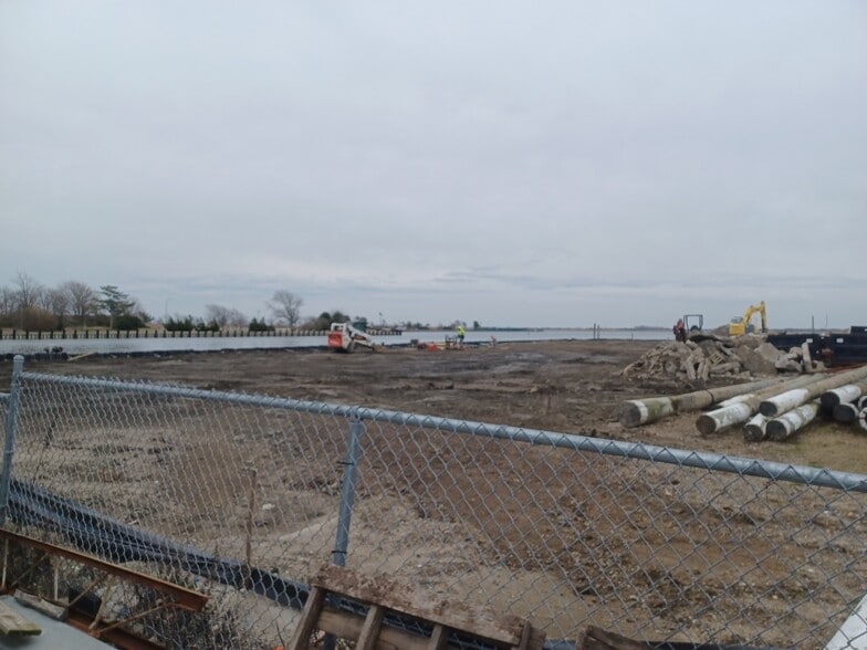 More Photos Of 405 Woodcleft Ave, Freeport Land For Sale