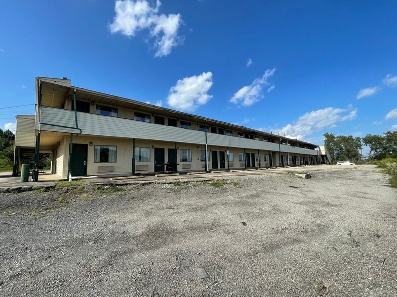 More Photos Of 126 Miller Ln, Waynesburg Hotel For Sale