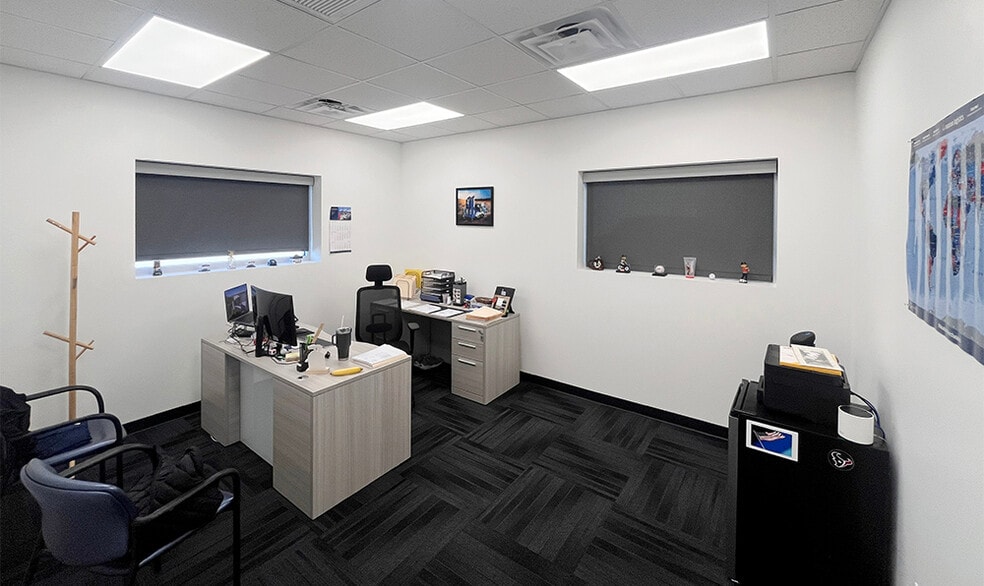 More Photos Of 11302 Tomball Park Dr, Tomball Warehouse For Sale