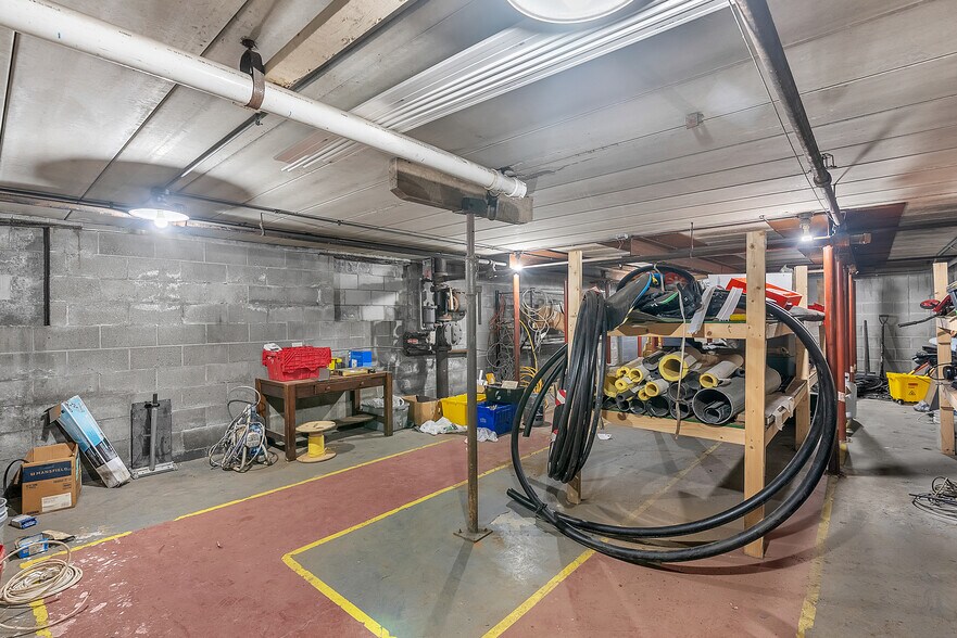 More Photos Of 330 Upton Ave, Battle Creek Warehouse For Sale