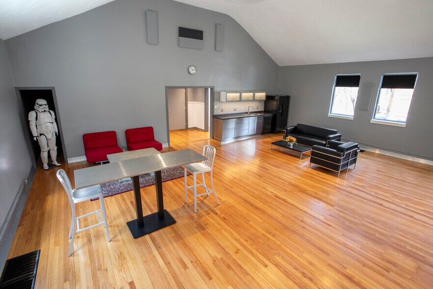 More Photos Of 301 Dorchester Ave, Cincinnati Office For Sale