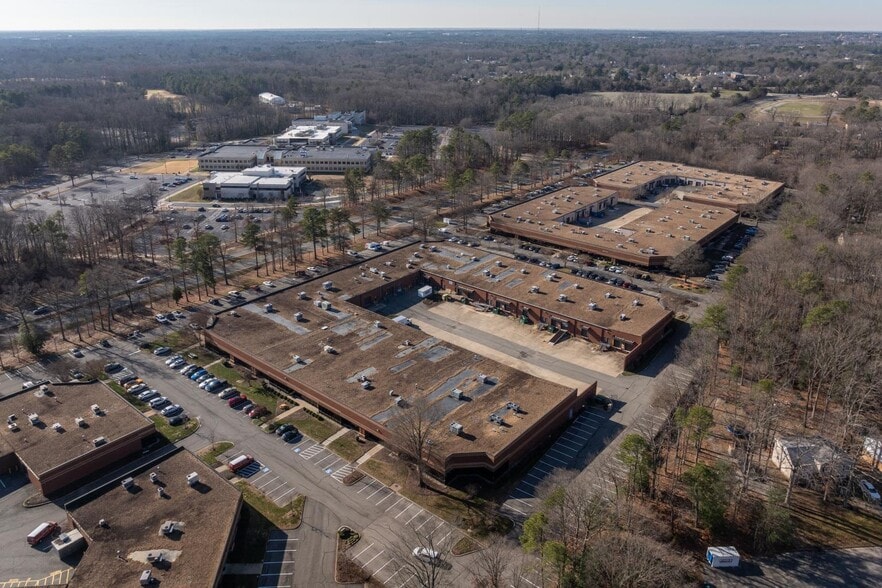 More Photos Of 1450-1470 E Parham Rd, Richmond Unknown For Lease