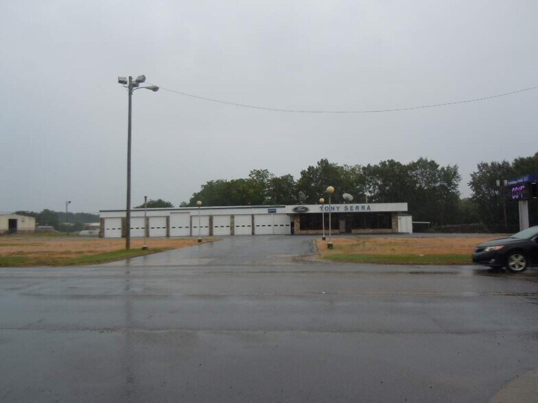 More Photos Of 723 Battle St E, Talladega Auto Dealership For Sale