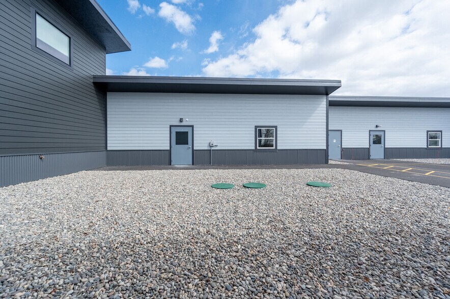 More Photos Of 255 Garden Dr, Bozeman Flex For Lease