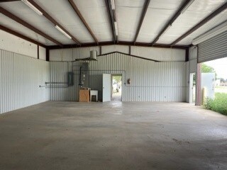 More Photos Of 937 Harlan Ave, Hermleigh Warehouse For Sale
