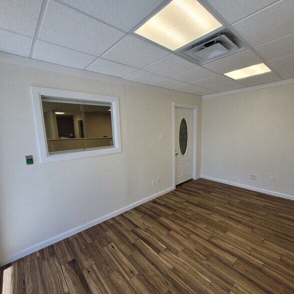 More Photos Of 5007 Avenue U, Lubbock Office For Lease
