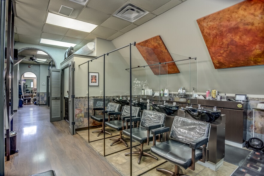 More Photos Of 1086 W Rex Rd, Memphis Freestanding For Sale