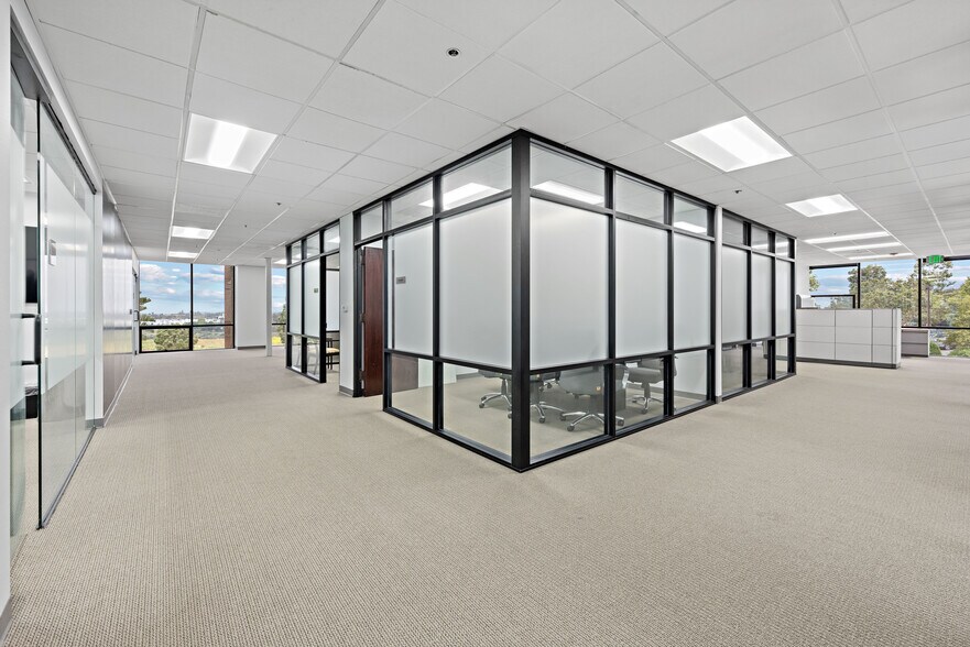 More Photos Of 2714 Loker Ave W, Carlsbad Office For Lease