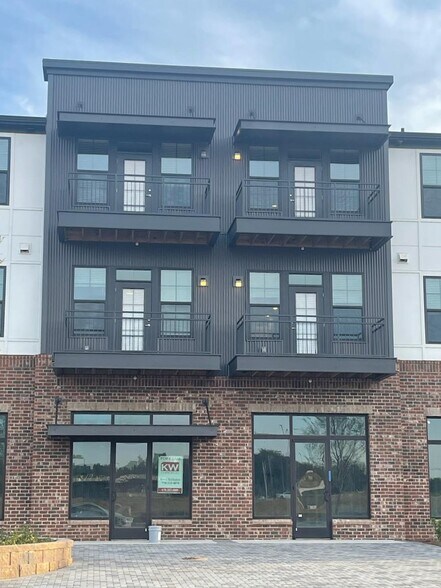 More Photos Of 300 Argento Dr, McDonough Apartments For Lease