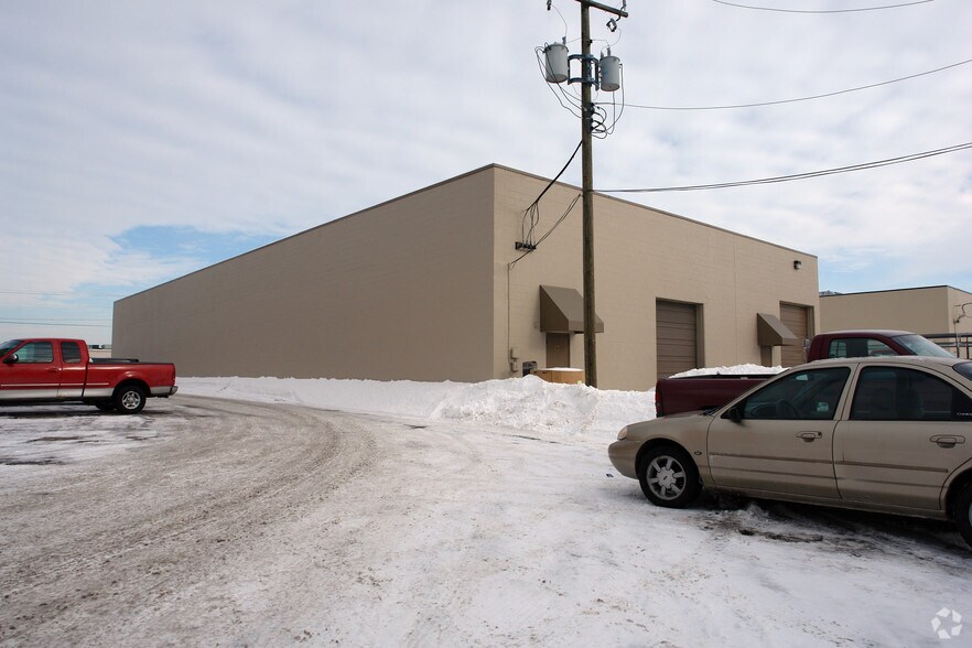 More Photos Of 20220 Cornillie Dr, Roseville Warehouse For Lease