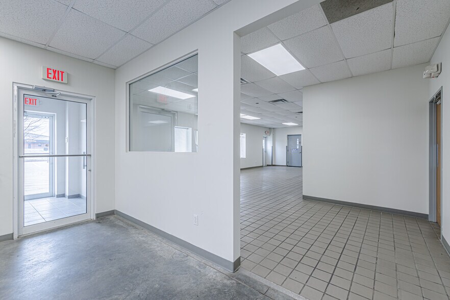 More Photos Of 1715 W Commerce Dr, Marshall Service For Sale