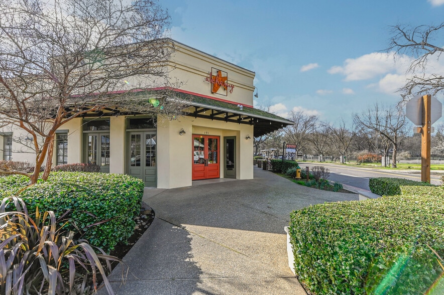 More Photos Of 191 Main St, Murphys General Retail For Sale