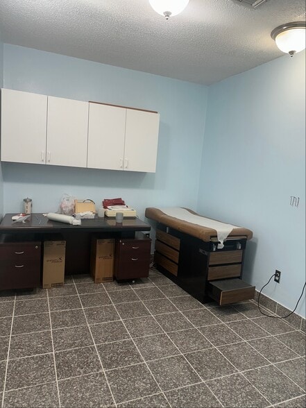 More Photos Of 8191 Southwest Fwy, Houston Medical For Sale
