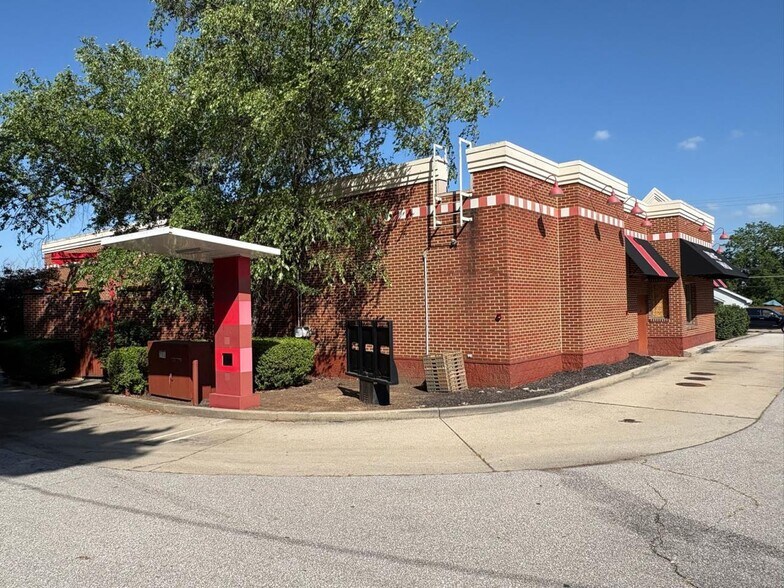 More Photos Of 4016 Dixie Hwy, Erlanger Restaurant For Lease