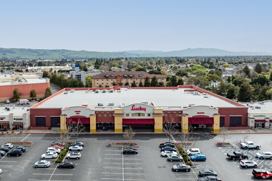 More Photos Of 32300 Dyer St, Union City Supermarket For Sale