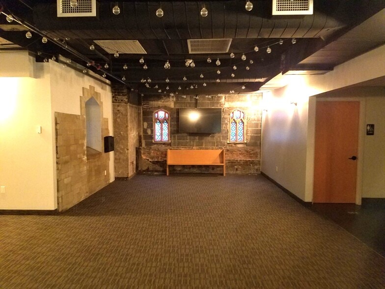 More Photos Of 50 Liberty Pole Way, Rochester Religious Facility For Lease
